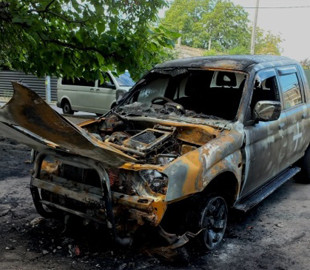 Нацполіція закликає українців інформувати її про отримані в інтернеті пропозиції підпалів авто військових