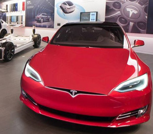 Tesla готова прекратить приём заказов на некоторые электромобили из-за дефицита