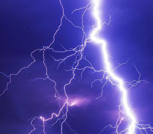 Украинцам показали сервис со спецэффектами, где можно в реальном времени отследить молнии и грозы