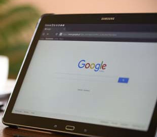 Google снова вернулся к прослушке пользователей