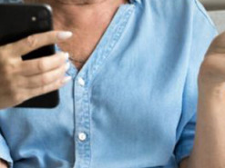 Як увімкнути Android-смартфон зі зламаною кнопкою