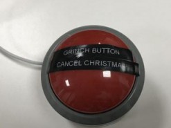 Исследователи сыграли в «Змейку» на праздничной гирлянде