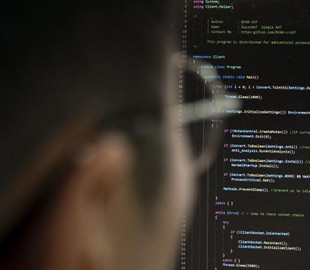 Банда російських хакерів заробила понад 100 млн доларів за допомогою шантажу