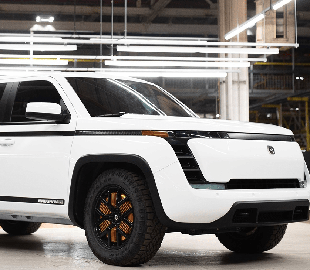 Rivian и Lordstown откладывают поставки своих электрических пикапов
