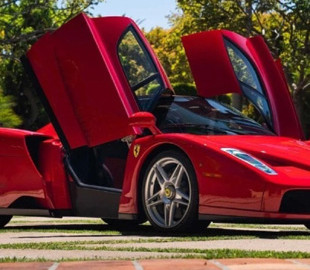 На онлайн-аукционе продали самый дорогой автомобиль в мире