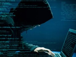 Мужчина требовал от компании уволить сотрудницу и взять его на ее место, угрожая кибератаками