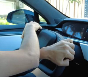 Tesla не готова предложить покупателям Model X и Model S руль традиционной формы даже в виде опции