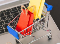 Американцы потратили рекордную сумму на интернет-покупки в «черную пятницу»