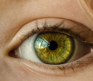 В США созданы первые контактные линзы с дополненной реальностью
