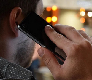 Украинцев просят не брать трубку с неизвестных номеров: это могут быть оккупанты