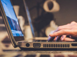 Ноутбуки від Google отримали понад 120 вчителів із Маріуполя