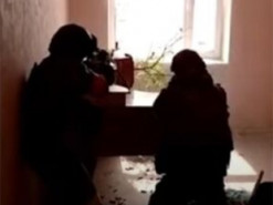 Кадыровские TikTok-войска вступили в неравный бой с окном и отступили с потерями, получив поражение от жалюзи