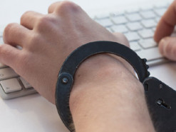 Украинец получил четыре года тюрьмы за распространение запрещенного контента в соцсети