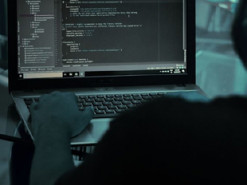 Професійний хакер показав, як легко вкрасти паролі онлайн