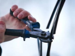 Десятки домов в Запорожской области остались без связи из-за вандалов