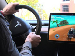 Илон Маск пообещал выпустить больше игр для Tesla