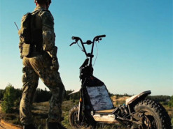 У росіян таких нема: українські спецпризначенці використовують унікальні "бойові" самокати