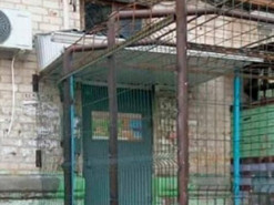 У мережі обговорюють "двір-в'язницю" в історичному районі Києва. Фото
