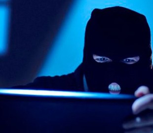 Замаскированный под порноигру шпион атакует Windows и Android