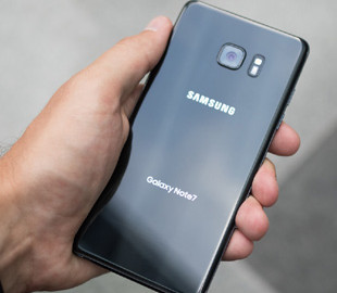 Назван худший смартфон десятилетия