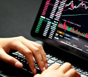 Ошибка в один символ: криптоплатформа случайно раздала токены на $162 млн