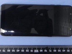 Samsung Galaxy A6 Plus показался на живых фотографиях