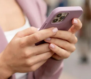 Samsung запускає стабільну One UI 9: першими оновлення отримають власники Galaxy S26