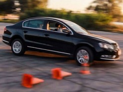 Гонщики научат робомобили экстремальным маневрам