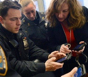 Нью-йоркским полицейским начали выдавать iPhone 7 вместо Lumia