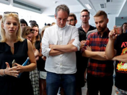 В Угорщині звільняються журналісти провідного незалежного сайту після усунення головного редактора