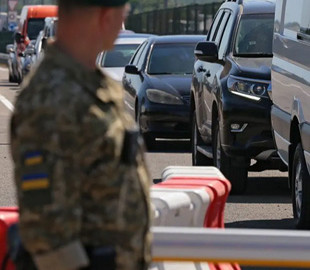 Чи мають право на виїзд чоловіки, які були зняті з військового обліку - відповідь ДПСУ