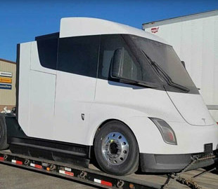 Тягач Tesla Semi: новые данные о начале производства