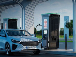 Полный заряд за 15 минут: создана самая эффективная батарея для электрокаров