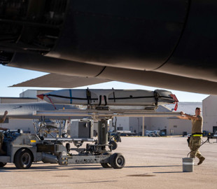 Україна очікує на ракети з дальністю 300-500 км разом з винищувачами F-16 – що вони змінять на полі бою