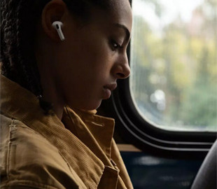 Школьники придумали необычный способ общения с помощью AirPods