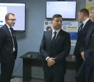 Зеленский протестировал электронный кабинет водителя