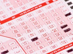 В США 77-летняя пенсионерка выиграла в онлайн-лотерею