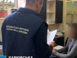 Вкрала продукти для мешканців розбомбленого дому: У Харкові викрили "волонтерку” на шахрайстві