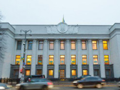 Беспошлинный ввоз автомобилей для украинцев отменили: Рада определила дату