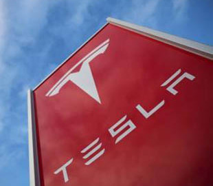 Tesla отложила выплату обещанных премий своим сотрудникам из-за пандемии коронавируса