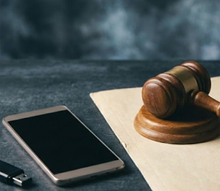 На Хмельниччині чоловік, який шантажував знайому інтимними фото, отримав іспитовий термін