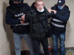Поліцейські затримали шахрая, що привласнив близько 200 тисяч гривень