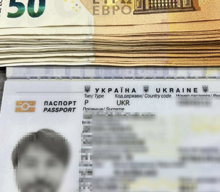 На кордоні з Польщею ухилянт пропонував прикордонникам хабаря