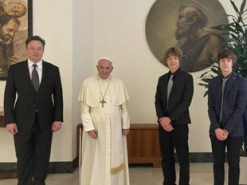 Маск зустрівся з Папою Франциском