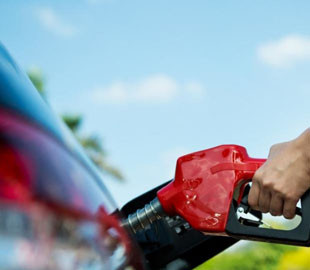 Декілька сотень за літр: скільки коштує пальне на окупованих територіях