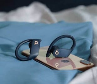 Стало известно, когда поступят в продажу Powerbeats Pro