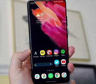 Samsung признала свою ошибку с полосой на экране новых Galaxy S22 Ultra