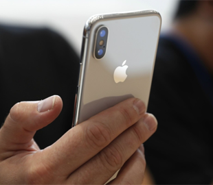 iPhone передают по ночам личные сведения пользователя