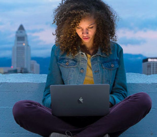 Эксперты рассказали, как сохранить здоровье при работе за ноутбуком