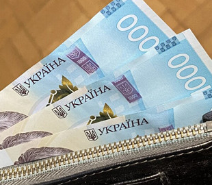 На что в Украине тратят тысячу за прививку: появились смешные фотожабы